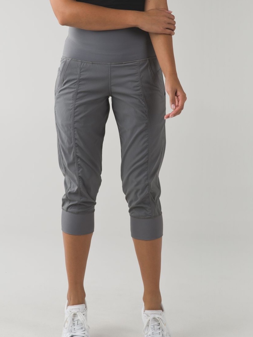 lululemon capri size 4  Gray High-Rise Crop Capri